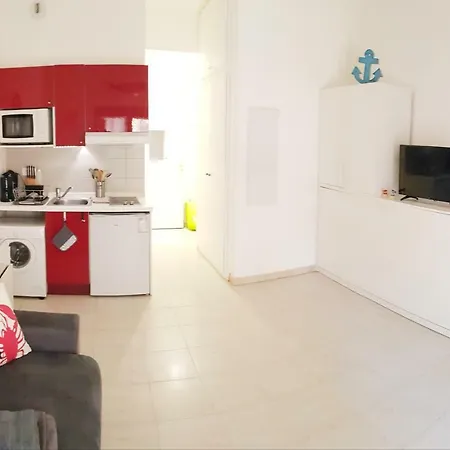 Appartement Coquet Studio Port De A 1 Km Des Plages *